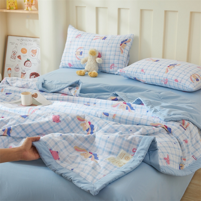 91家纺网 家纺一手货源 找家纺 2025新款小花款新疆棉花夏被【棉花含量100%】夏季空调被薄被子可机洗夏凉被 大耳兔-蓝