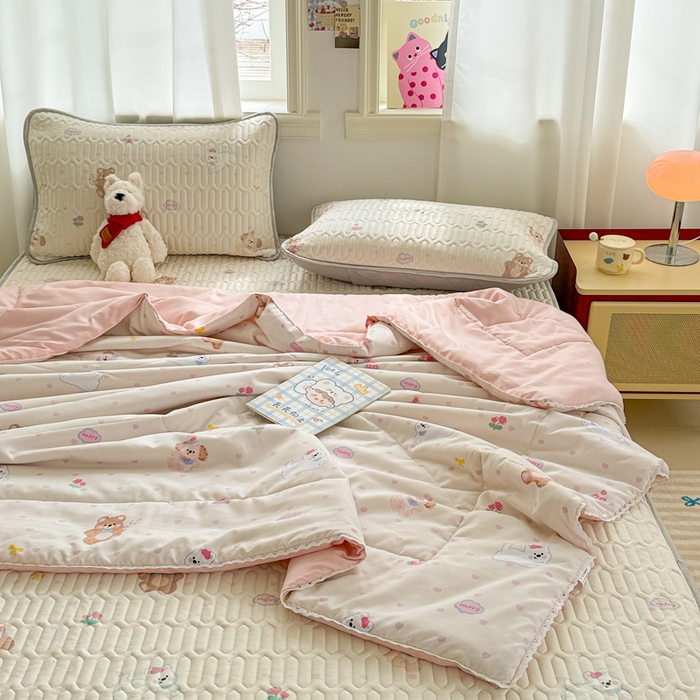 91家纺网 家纺一手货源 找家纺 慕尚家纺  2025春夏新款乳胶凉席水洗棉夏被夏凉被空调被三件套四件套 哈哈俱乐部