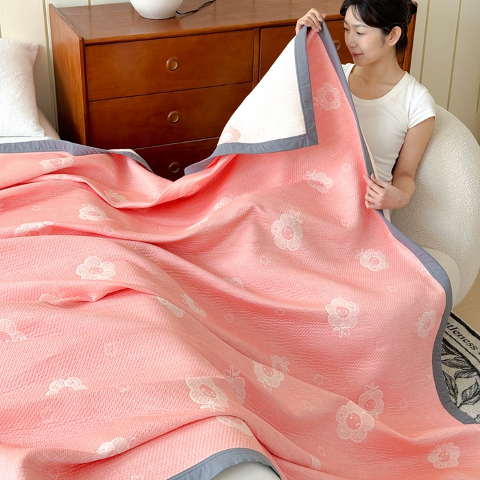 91家纺网 家纺一手货源 找家纺 2025新款A类纯棉针织三层纱提花多功能毯 粉色-向阳花