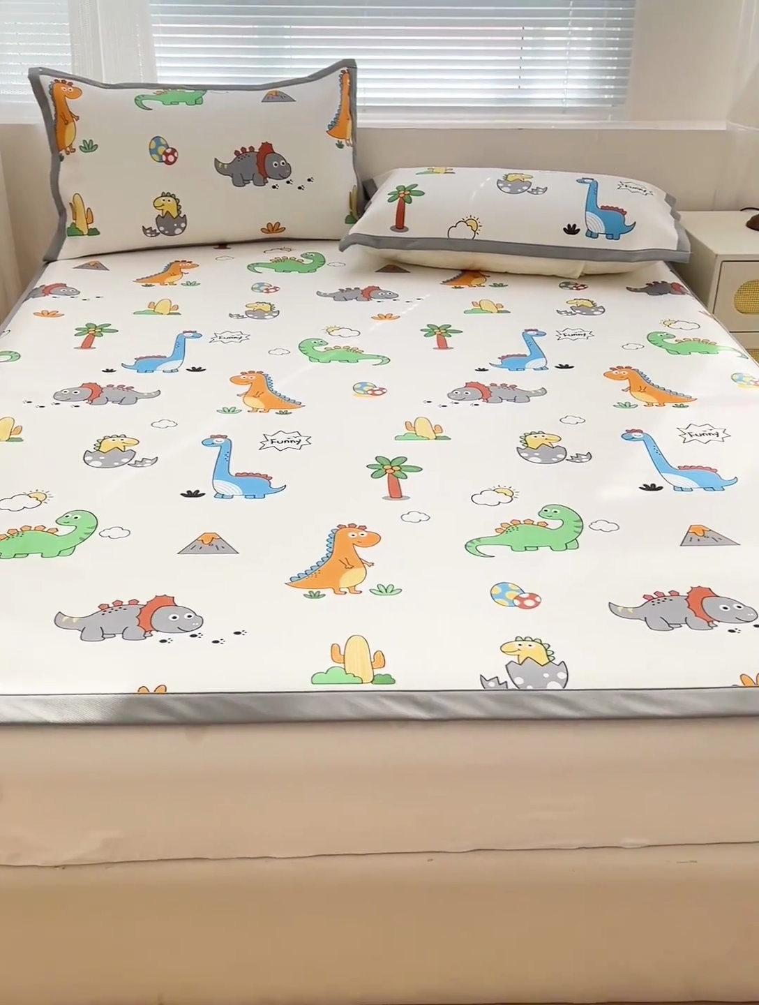 91家纺网 家纺一手货源 找家纺 富馨莱 2025新款平铺款冰藤印花凉席A类抗菌冰丝席支持定制尺寸 恐龙纪元