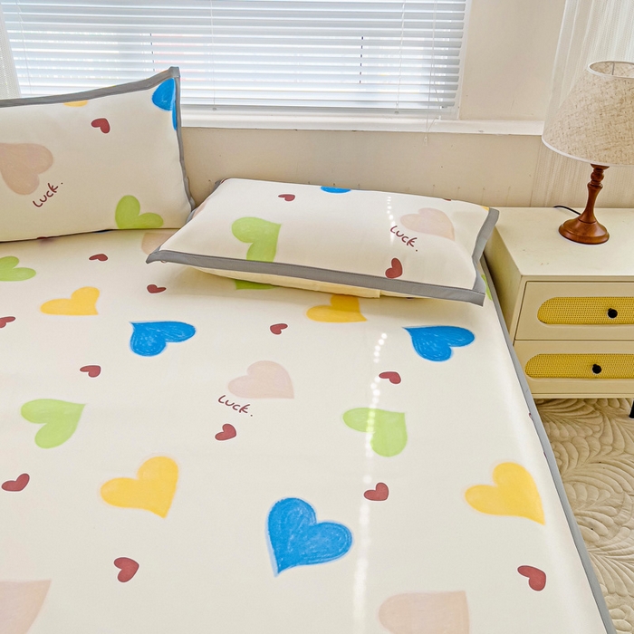 91家纺网 家纺一手货源 找家纺 富馨莱 2025新款平铺款冰藤印花凉席A类抗菌冰丝席支持定制尺寸 心意满满