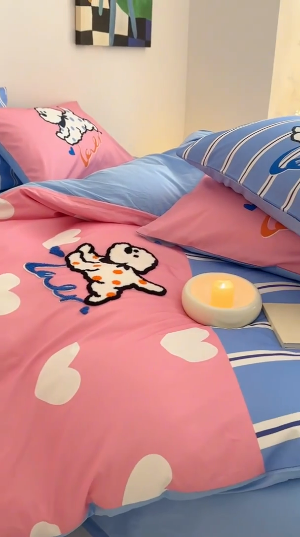 91家纺网 家纺一手货源 找家纺 花言狐语 2025新款13372全棉印花毛巾绣四件套（提供买家秀） 奔跑小狗