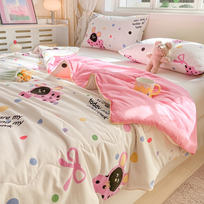 91家纺网 家纺一手货源 找家纺 贝扬思家纺 2025新款水洗皱皱纱系列夏被-系列二 泡芙兔兔