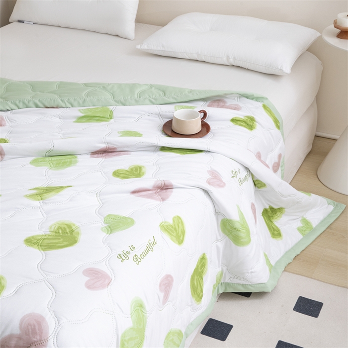 91家纺网 家纺一手货源 找家纺 席万佳 2025新款直播热款印花夏凉被空调被被子被芯水洗棉夏被 爱心满满