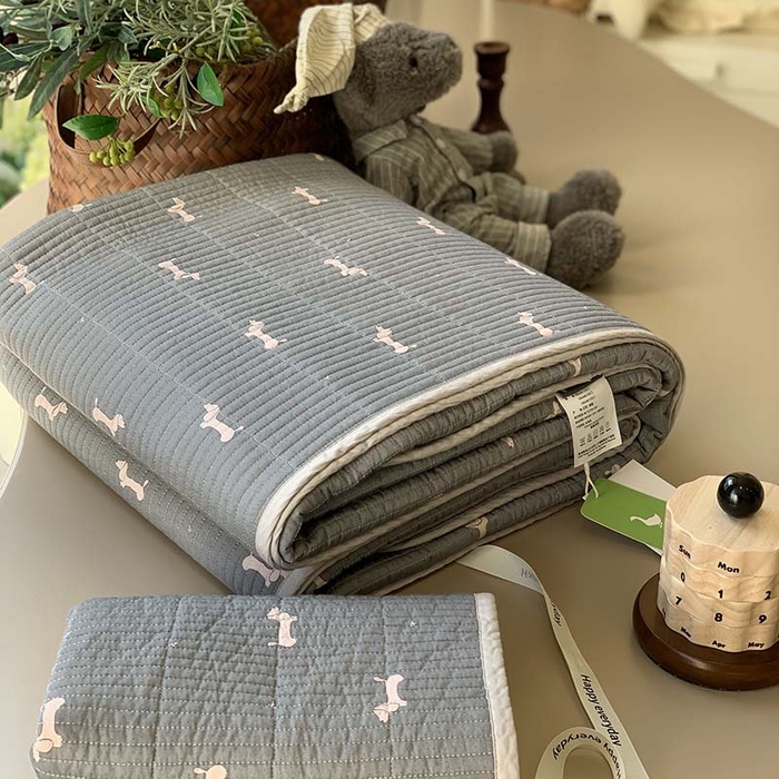 91家纺网 家纺一手货源 找家纺 汇庭 2025新款蔓莎床盖三件套系列-实拍 小狗凯瑞