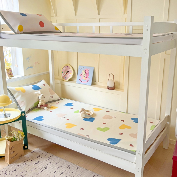 91家纺网 家纺一手货源 找家纺 富馨莱 2025新款学生平铺款冰藤印花凉席A类抗菌冰丝席支持定制尺寸 心意满满