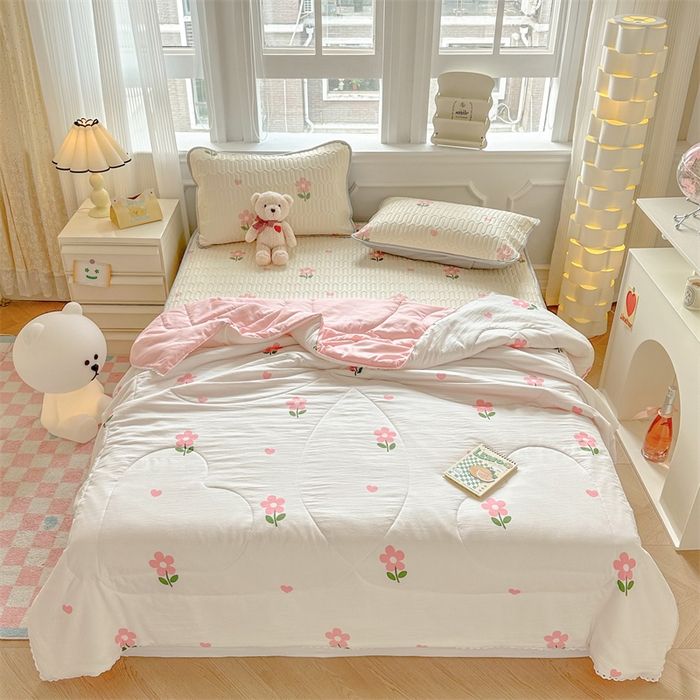 91家纺网 家纺一手货源 找家纺 慕尚家纺  2025春夏新款乳胶凉席水洗棉夏被夏凉被空调被三件套四件套 花儿朵朵