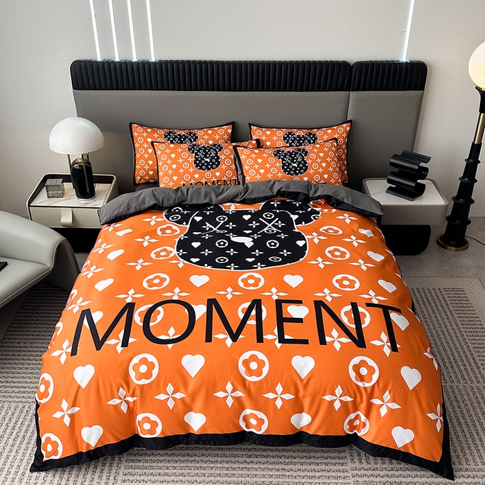 91家纺网 家纺一手货源 找家纺 2025新款水洗真丝数码印花四件套 流体熊-橙