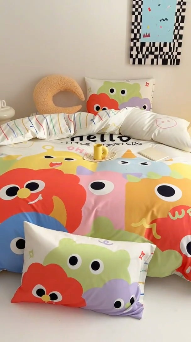 91家纺网 家纺一手货源 找家纺 花言狐语 2025新款全棉13372卡通大版数码印花四件套（提供买家秀） 呆萌小怪兽