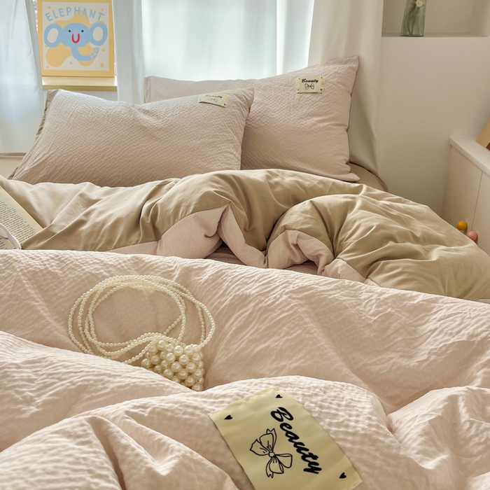 91家纺网 家纺一手货源 找家纺 桃心家居 2025新款A类韩系亲肤软糯甜格泡泡水洗棉撞色奶呼呼织标蝴蝶少女四件套 泡泡水洗棉-甜格奶咖