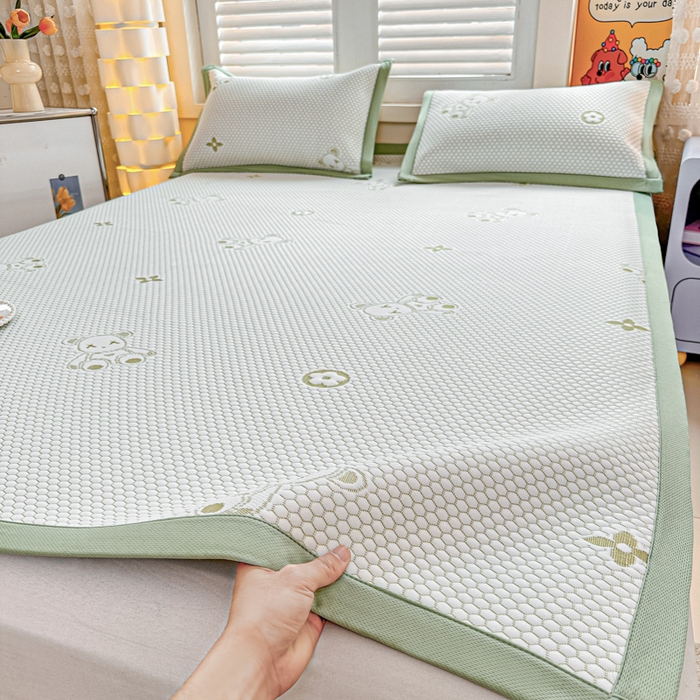 91家纺网 家纺一手货源 找家纺 2025新款凉感冰豆豆凉席-暴力熊系列 暴力熊-草绿