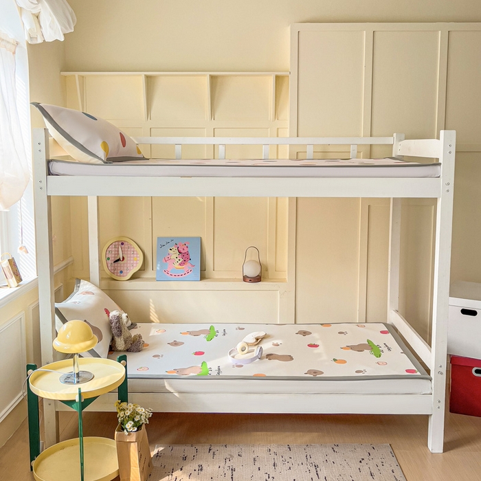 91家纺网 家纺一手货源 找家纺 富馨莱 2025新款学生平铺款冰藤印花凉席A类抗菌冰丝席支持定制尺寸 卡皮熊