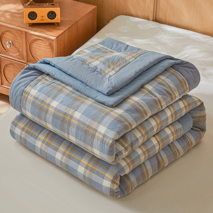 91家纺网 家纺一手货源 找家纺 伊人坊 2025新款A类无印风水洗棉新疆棉花夏被 简兮-蓝