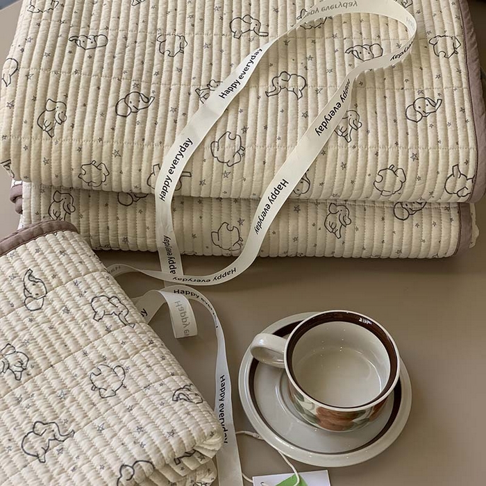 91家纺网 家纺一手货源 找家纺 汇庭 2025新款蔓莎床盖三件套系列-实拍 小象星星