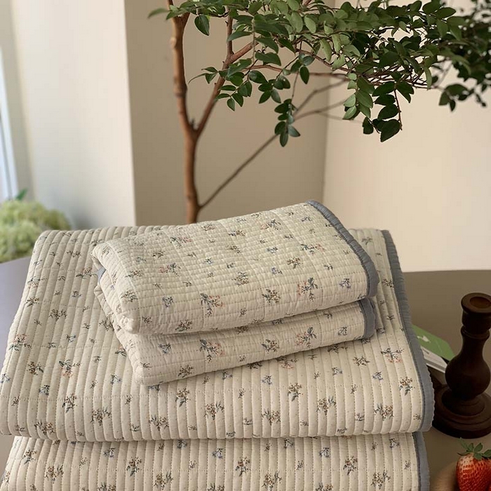 91家纺网 家纺一手货源 找家纺 汇庭 2025新款蔓莎床盖三件套系列-实拍 半夏花语