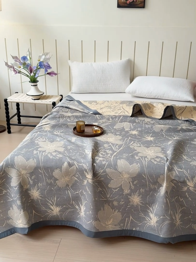 91家纺网 家纺一手货源 找家纺 2025新款A类纯棉针织三层纱提花多功能毯 灰色-序语