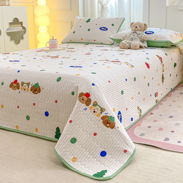 91家纺网 家纺一手货源 找家纺 顺顺家纺 2025新款全棉卡通夹棉床盖 狗狗之家