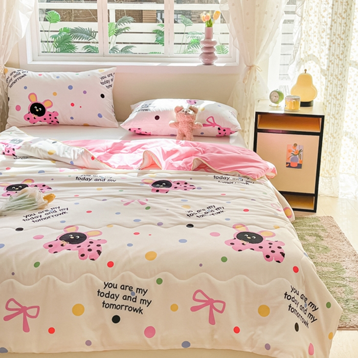 91家纺网 家纺一手货源 找家纺 贝扬思家纺 2025新款水洗皱皱纱系列夏被-系列二 泡芙兔兔