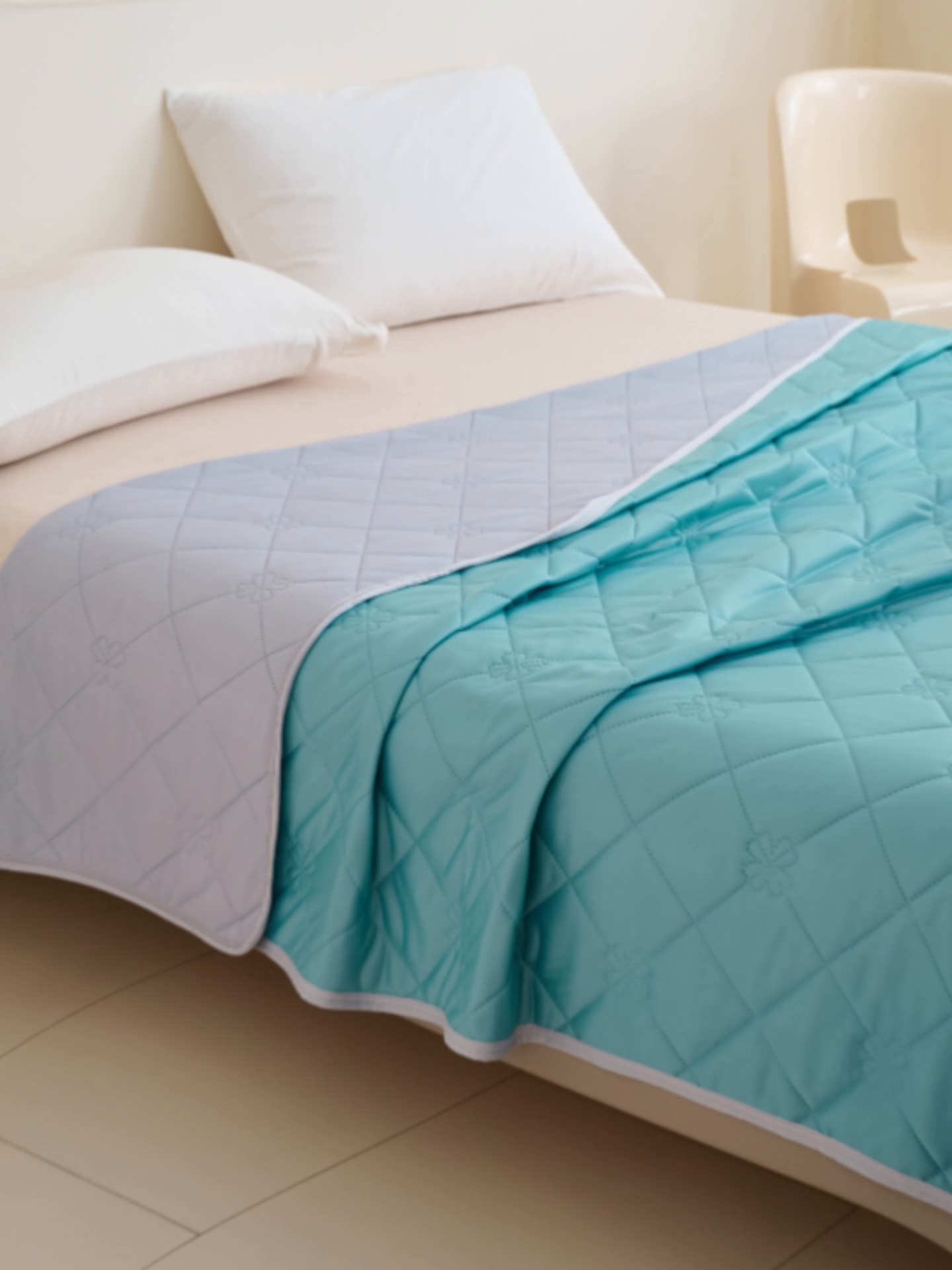 91家纺网 家纺一手货源 找家纺 畅销被业 2025新款A类凉感丝纯色压花夏被系列直播外贸跨境 墨绿