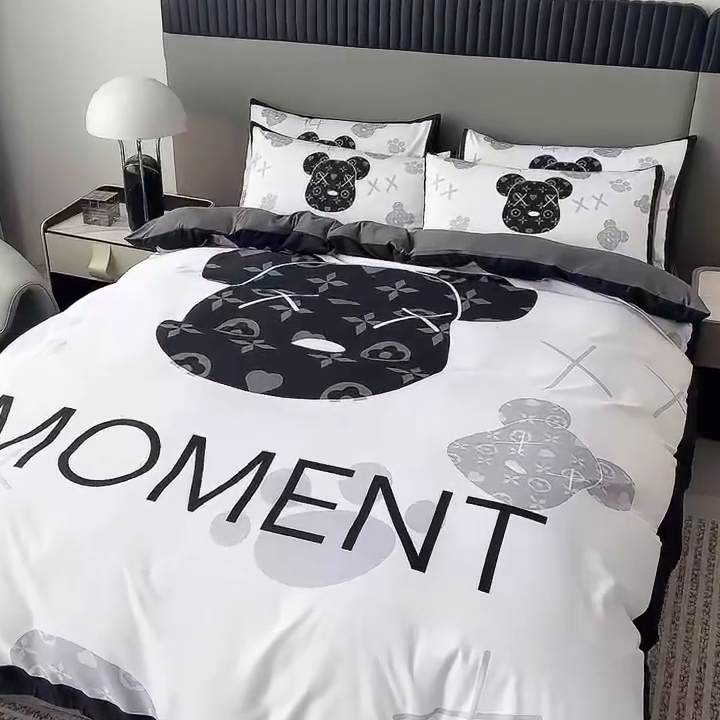 91家纺网 家纺一手货源 找家纺 2025新款水洗真丝数码印花四件套 流体熊-白