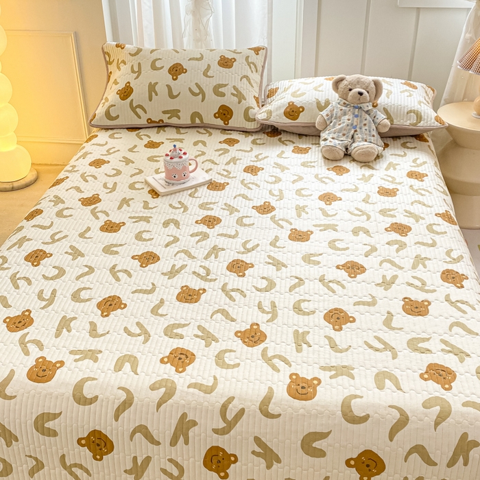 91家纺网 家纺一手货源 找家纺 顺顺家纺 2025新款全棉卡通夹棉床盖 熊熊降临