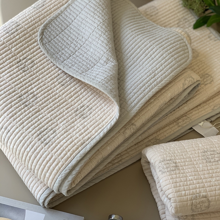 91家纺网 家纺一手货源 找家纺 汇庭 2025新款全棉床盖三件套-实拍 雪宝庄园