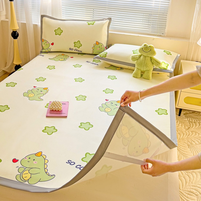 91家纺网 家纺一手货源 找家纺 富馨莱 2025新款平铺款冰藤印花凉席A类抗菌冰丝席支持定制尺寸 小萌龙