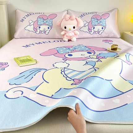 91家纺网 家纺一手货源 找家纺 米帛家纺 2025新款 A类大版三丽鸥冰藤席-床席款 木马美乐蒂