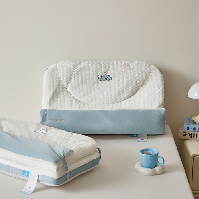 91家纺网 家纺一手货源 找家纺 昕科 2025新款云颈二合一可拆卸牵引枕芯-小被子小毯子枕头刺绣双层枕芯 云颈二合一枕-蓝色