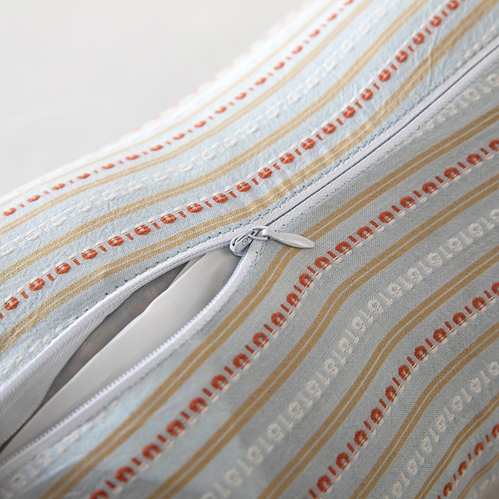 91家纺网 家纺一手货源 找家纺 2025新款宫廷条纹荞麦枕枕头枕芯 蓝色