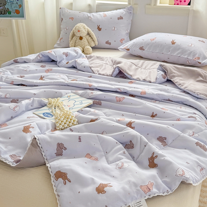 91家纺网 家纺一手货源 找家纺 慕尚家纺 2025新款水洗棉花边工艺羽丝棉卡通系列夏被 中国白兔