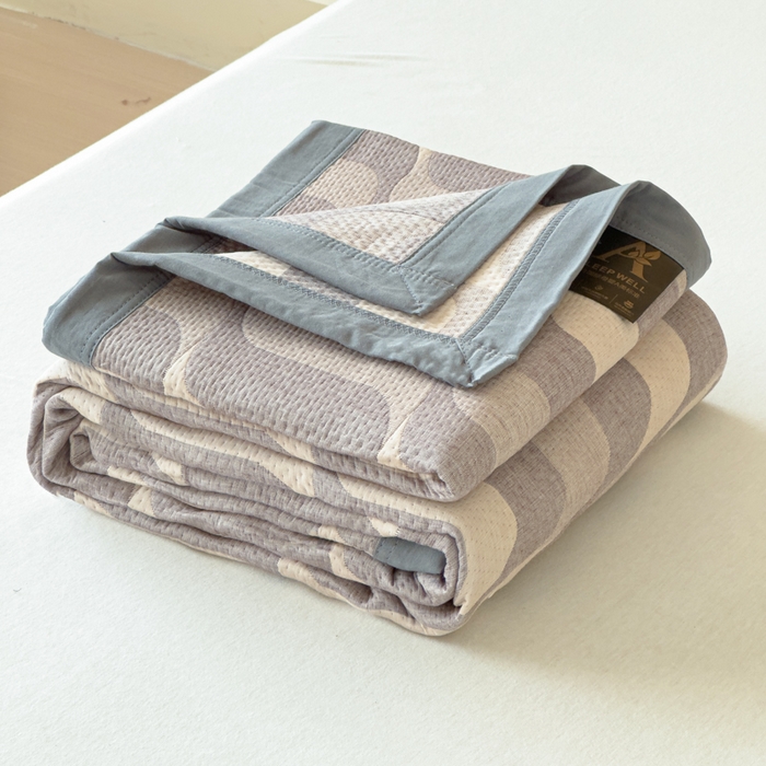 91家纺网 家纺一手货源 找家纺 2025新款A类纯棉针织三层纱提花多功能毯 棕色-波纹