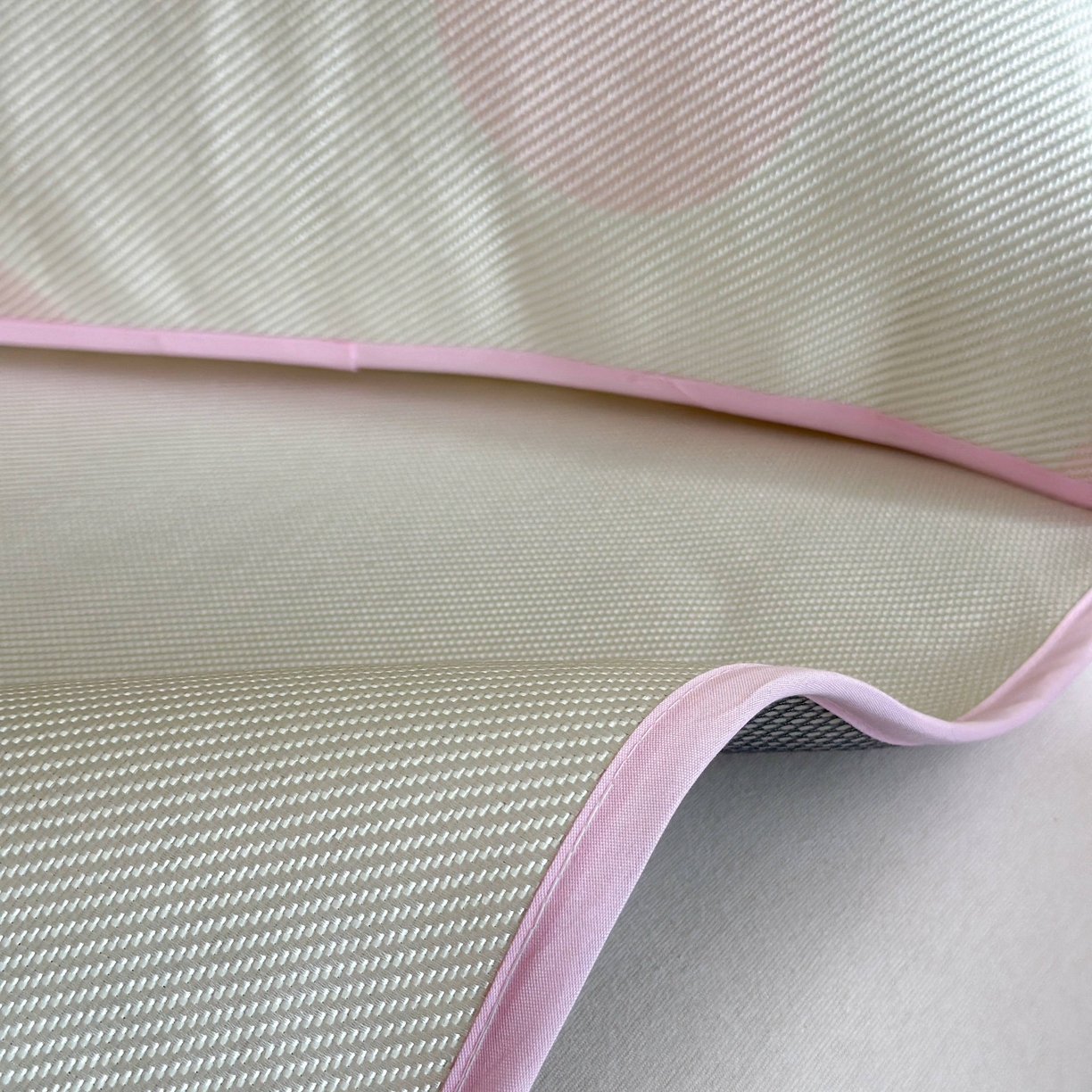 91家纺网 家纺一手货源 找家纺 美乐迪家纺 2025新款数码印花养生冰藤凉席 草莓蛋糕