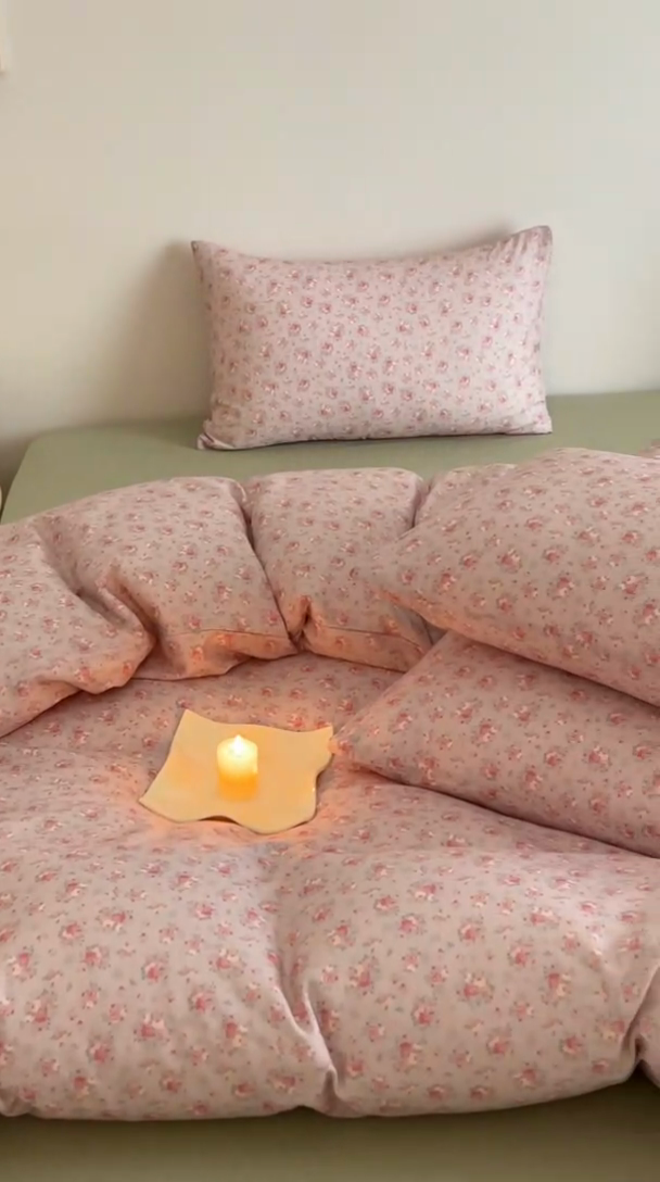 91家纺网 家纺一手货源 找家纺 塞纳 2026新款.全棉有氧双层纱四件套-场景一 醉花颜-浅咖