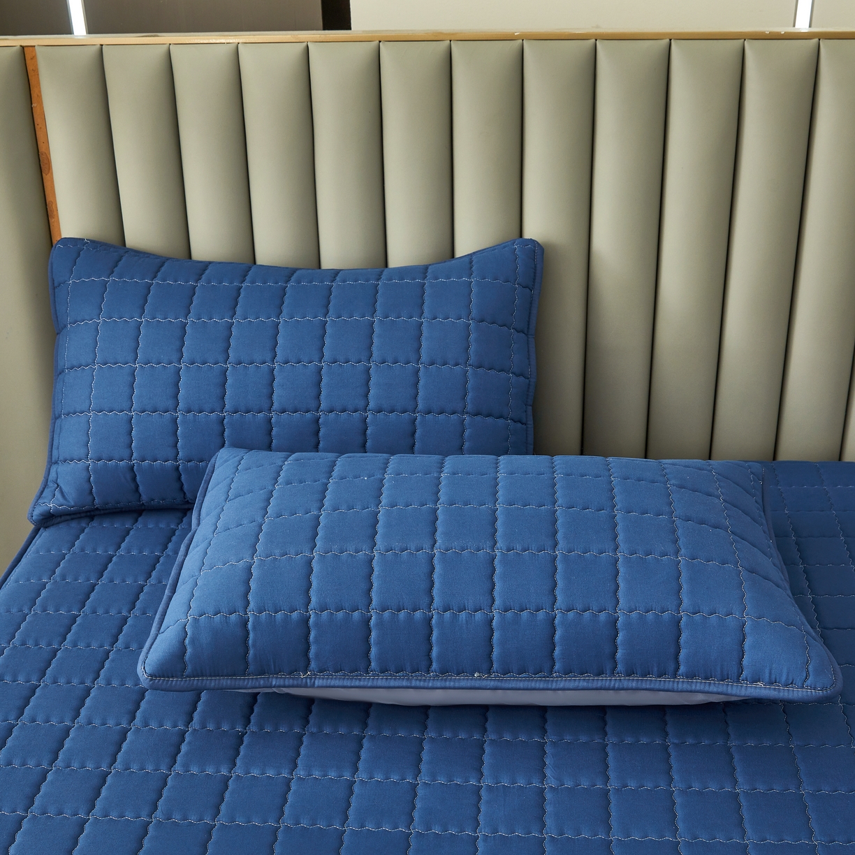 91家纺网 家纺一手货源 找家纺 欧邦 2025新款可拆卸六面全包夹棉床笠 单面夹棉-魅宝蓝