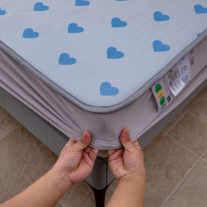 91家纺网 家纺一手货源 找家纺 凌云家纺  2025新款提花凉感冰丝席床笠款三明治凉席三件套 甜心-蓝