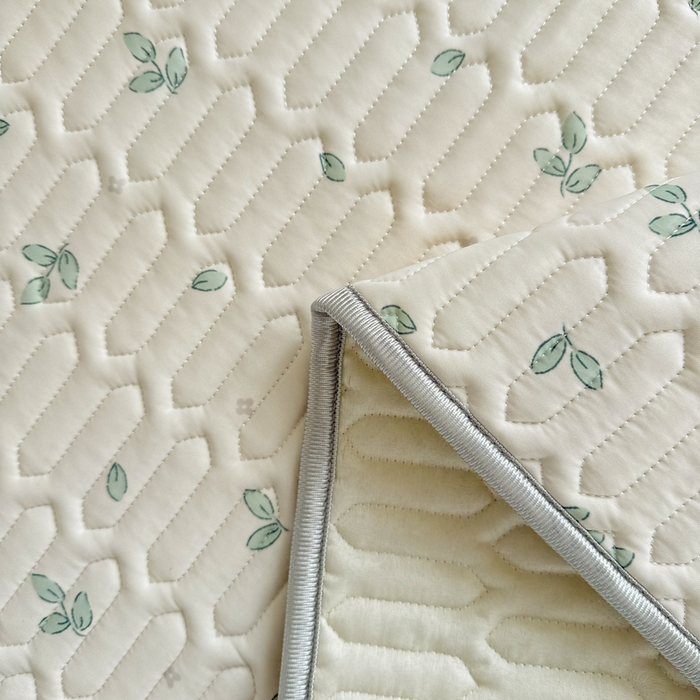 91家纺网 家纺一手货源 找家纺 慕尚家纺  2025春夏新款乳胶凉席水洗棉夏被夏凉被空调被三件套四件套 邻家小熊