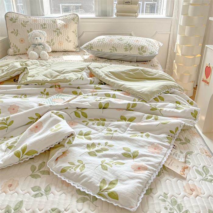 91家纺网 家纺一手货源 找家纺 慕尚家纺  2025春夏新款乳胶凉席水洗棉夏被夏凉被空调被三件套四件套 仙草