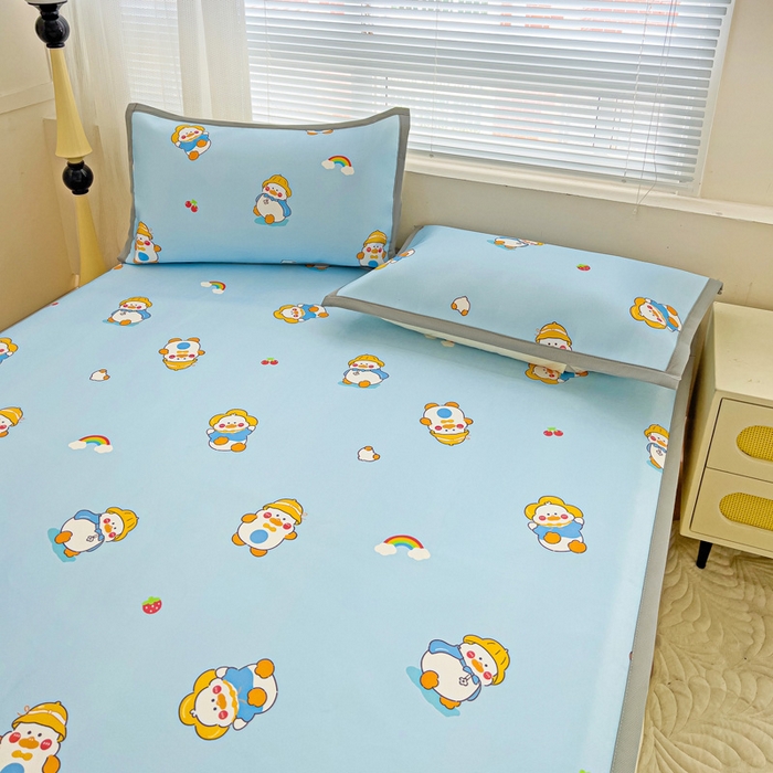 91家纺网 家纺一手货源 找家纺 富馨莱 2025新款平铺款冰藤印花凉席A类抗菌冰丝席支持定制尺寸 开心鸭