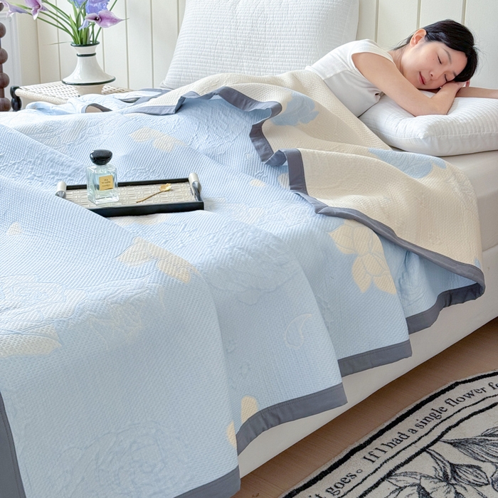 91家纺网 家纺一手货源 找家纺 2025新款A类纯棉针织三层纱提花多功能毯 蓝色-玫瑰