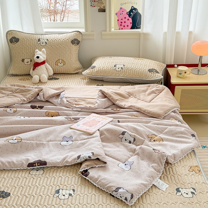 91家纺网 家纺一手货源 找家纺 慕尚家纺  2025春夏新款乳胶凉席水洗棉夏被夏凉被空调被三件套四件套 巴克狗