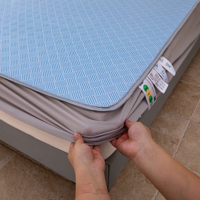 91家纺网 家纺一手货源 找家纺 凌云家纺  2025新款提花凉感冰丝席床笠款三明治凉席三件套 菱格-蓝