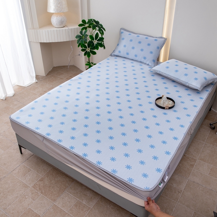 91家纺网 家纺一手货源 找家纺 凌云家纺  2025新款提花凉感冰丝席床笠款三明治凉席三件套 雪漾-蓝