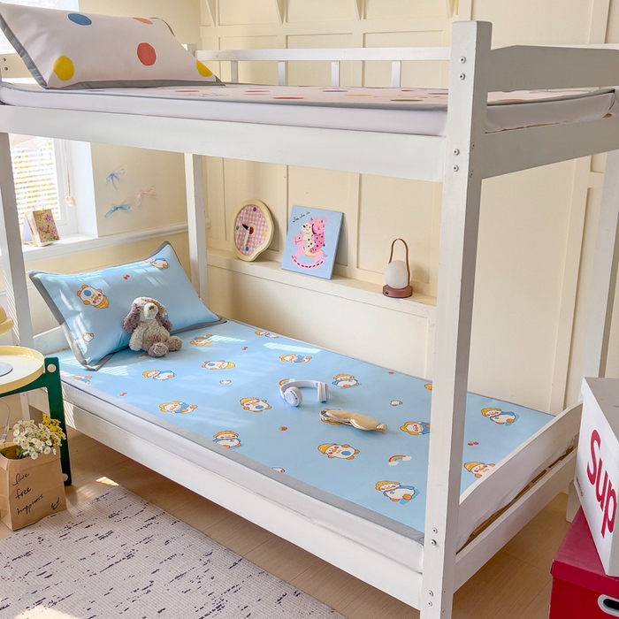 91家纺网 家纺一手货源 找家纺 富馨莱 2025新款学生平铺款冰藤印花凉席A类抗菌冰丝席支持定制尺寸 开心鸭