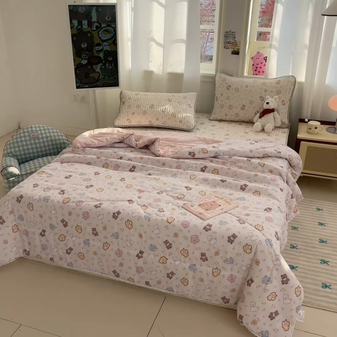 91家纺网 家纺一手货源 找家纺 慕尚家纺  2025春夏新款乳胶凉席水洗棉夏被夏凉被空调被三件套四件套 小奶狗