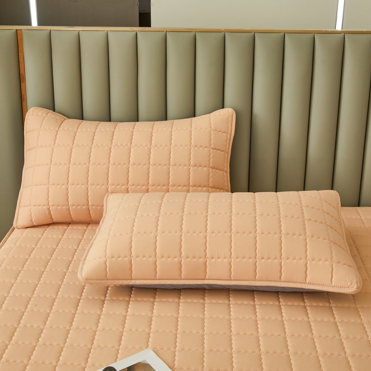 91家纺网 家纺一手货源 找家纺 欧邦 2025新款可拆卸六面全包夹棉床笠 单面夹棉-羊驼色