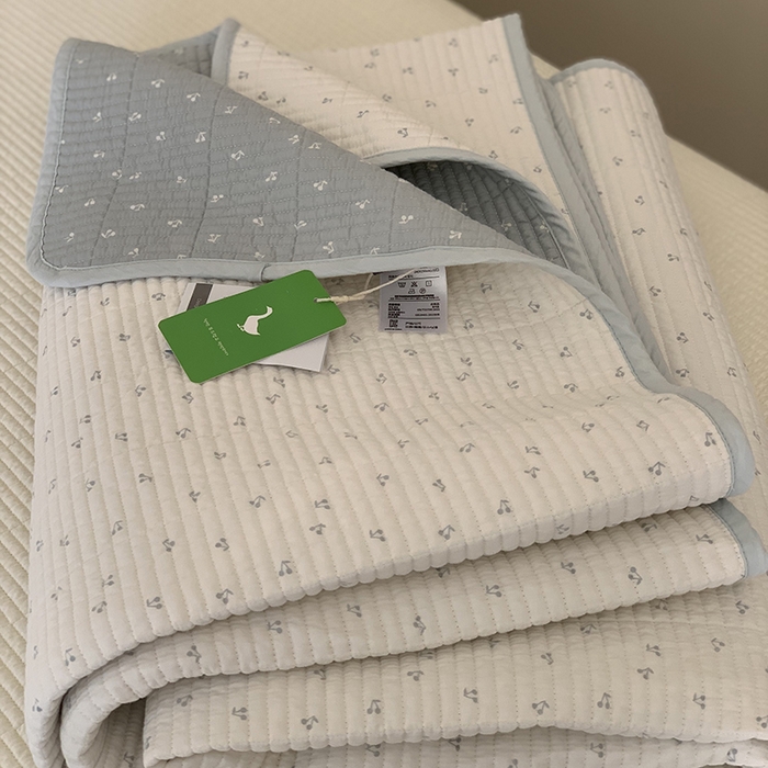 91家纺网 家纺一手货源 找家纺 汇庭 2025新款全棉床盖三件套-实拍 小小樱桃蓝