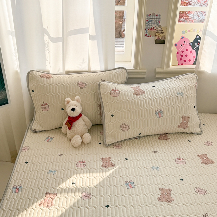 91家纺网 家纺一手货源 找家纺 慕尚家纺  2025春夏新款乳胶凉席水洗棉夏被夏凉被空调被三件套四件套 甜品小熊