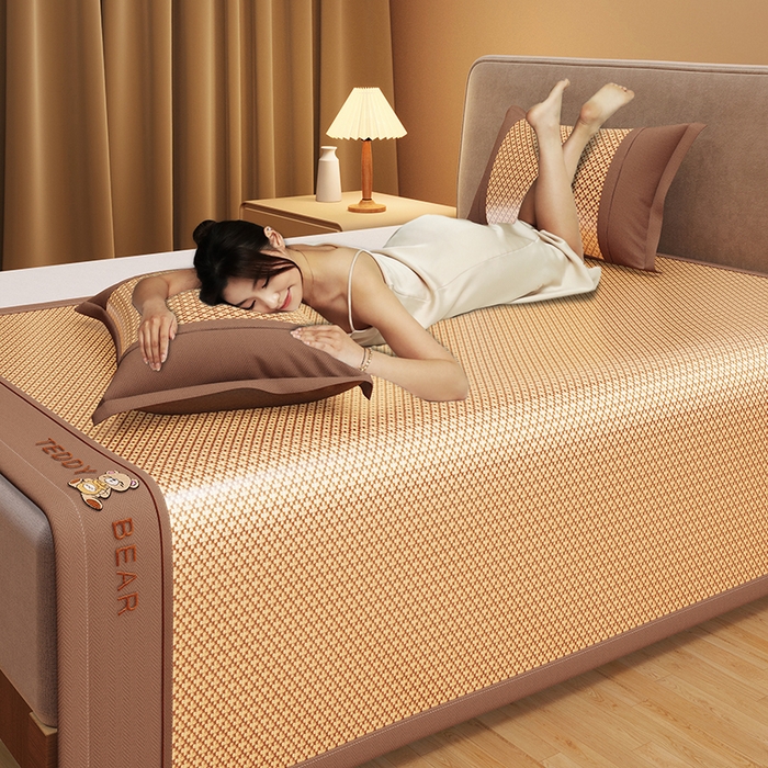 91家纺网 家纺一手货源 找家纺 迪乐妮 2025新款提花冰藤双面席床笠 床笠款-泰迪熊-红棕