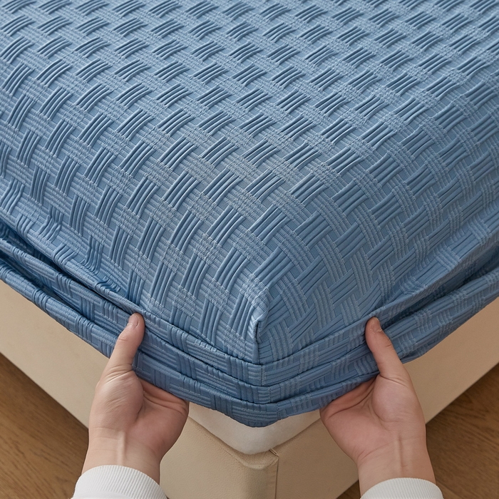 91家纺网 家纺一手货源 找家纺 梦镜2025新款A类亲肤棉华夫格棋盘格防水床笠 华夫格-湖蓝